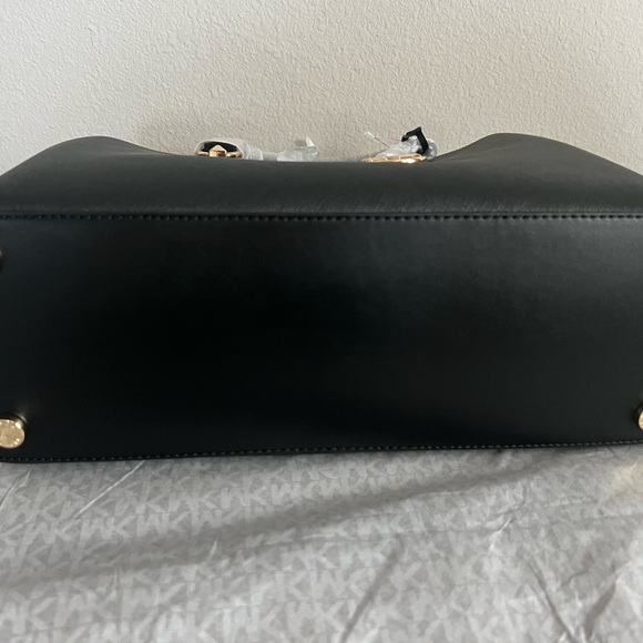 NWT Michael Kors large Edith Saffiano - Picture 6 of 8